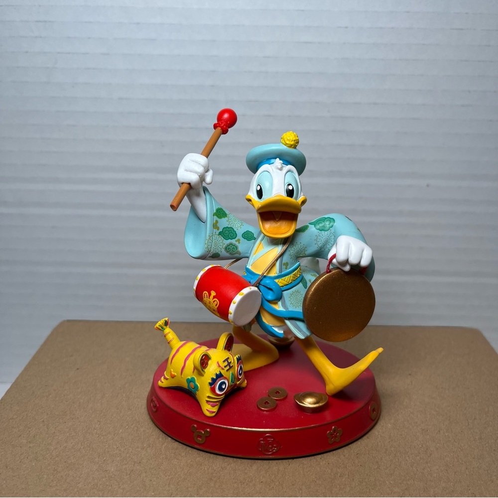NEW Disney Parks Donald Duck Chinese Lunar New Year Tiger wobble head